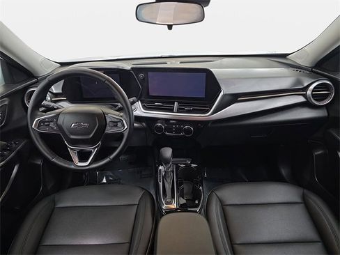 Used 2025 Chevrolet Trax ACTIV w/ Driver Confidence Package image 10