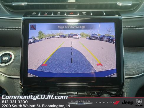 New 2025 Jeep Grand Cherokee L Limited AWD/4WD image 17