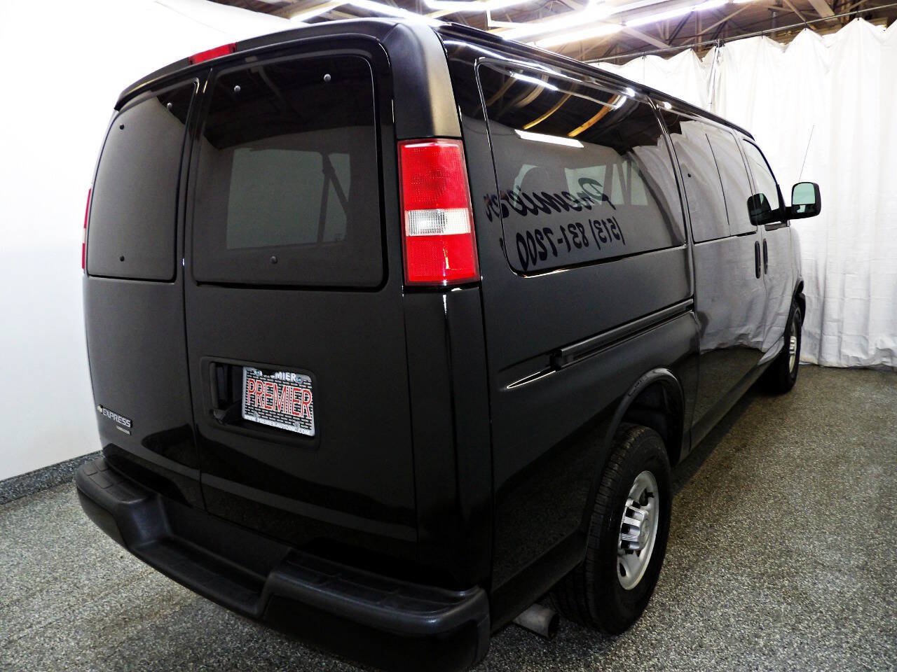 Used 2016 Chevrolet Express 2500 LS RWD image 5