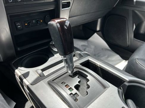 Used 2015 Toyota 4Runner Limited AWD/4WD image 41