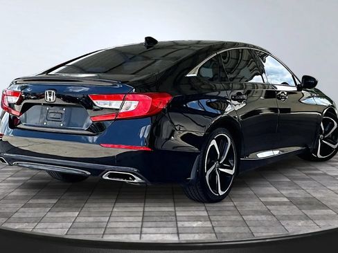 Used 2018 Honda Accord Sport image 6