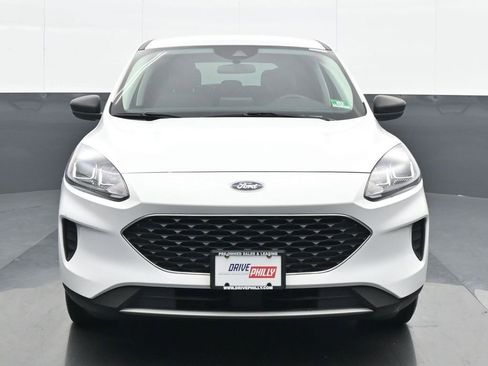 Used 2022 Ford Escape SE image 1