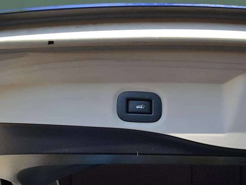 Used 2018 Nissan Rogue SL image 28