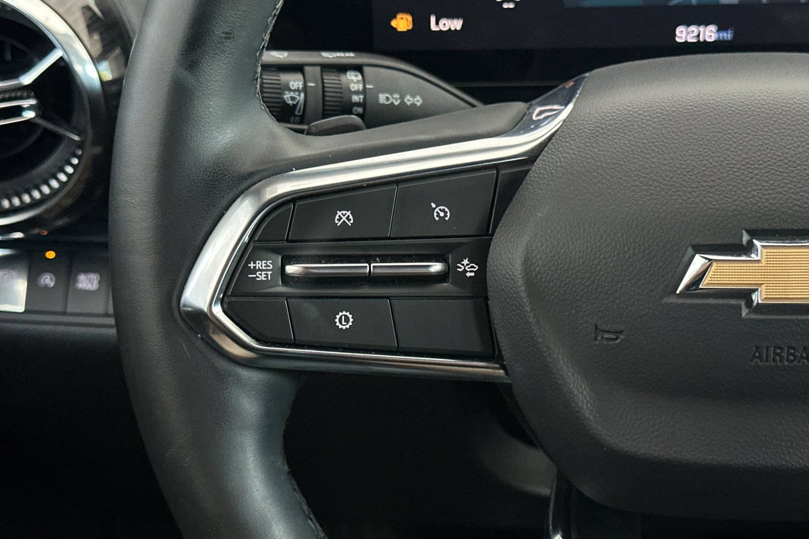 Used 2025 Chevrolet Equinox LT FWD image 32