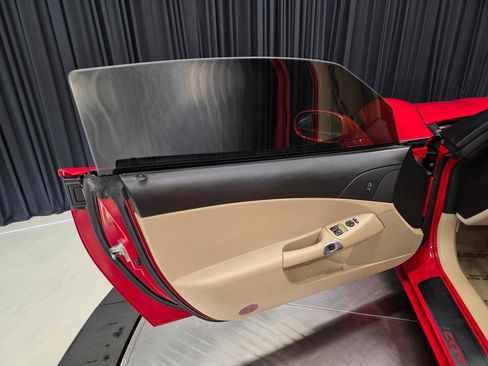 Used 2006 Chevrolet Corvette Convertible RWD image 14