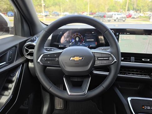 New 2027 Chevrolet Equinox LT w/ Convenience Package II AWD/4WD image 16