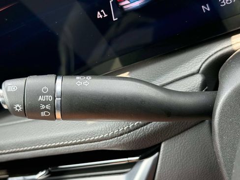 Used 2025 Cadillac XT4 Premium Luxury FWD image 30