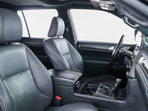 Used 2023 Lexus GX 460 Premium w/ Accessory Package AWD/4WD image 29