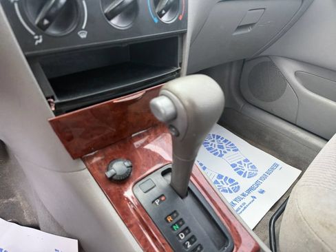 Used 2005 Toyota Corolla LE w/ Audio Value Pkg FWD image 26