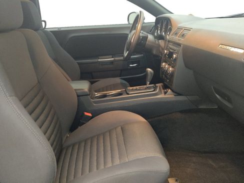 Used 2014 Dodge Challenger SXT w/ Sport Appearance Package RWD image 21