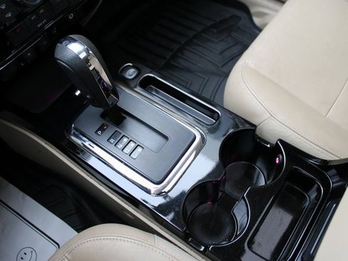 Used 2010 Ford Escape Limited image 25