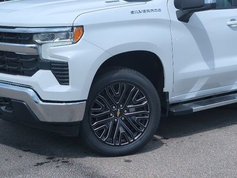 New 2026 Chevrolet Silverado 1500 LT w/ Convenience Package II AWD/4WD image 2