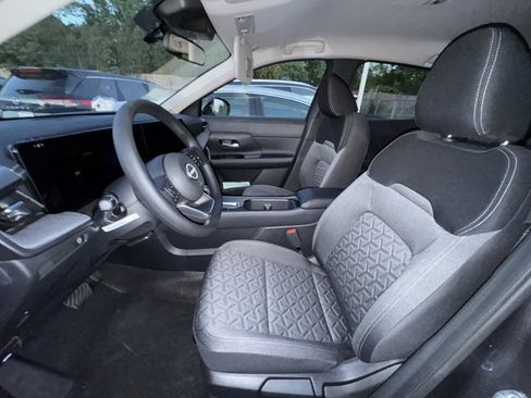 New 2026 Nissan Kicks SV FWD image 9