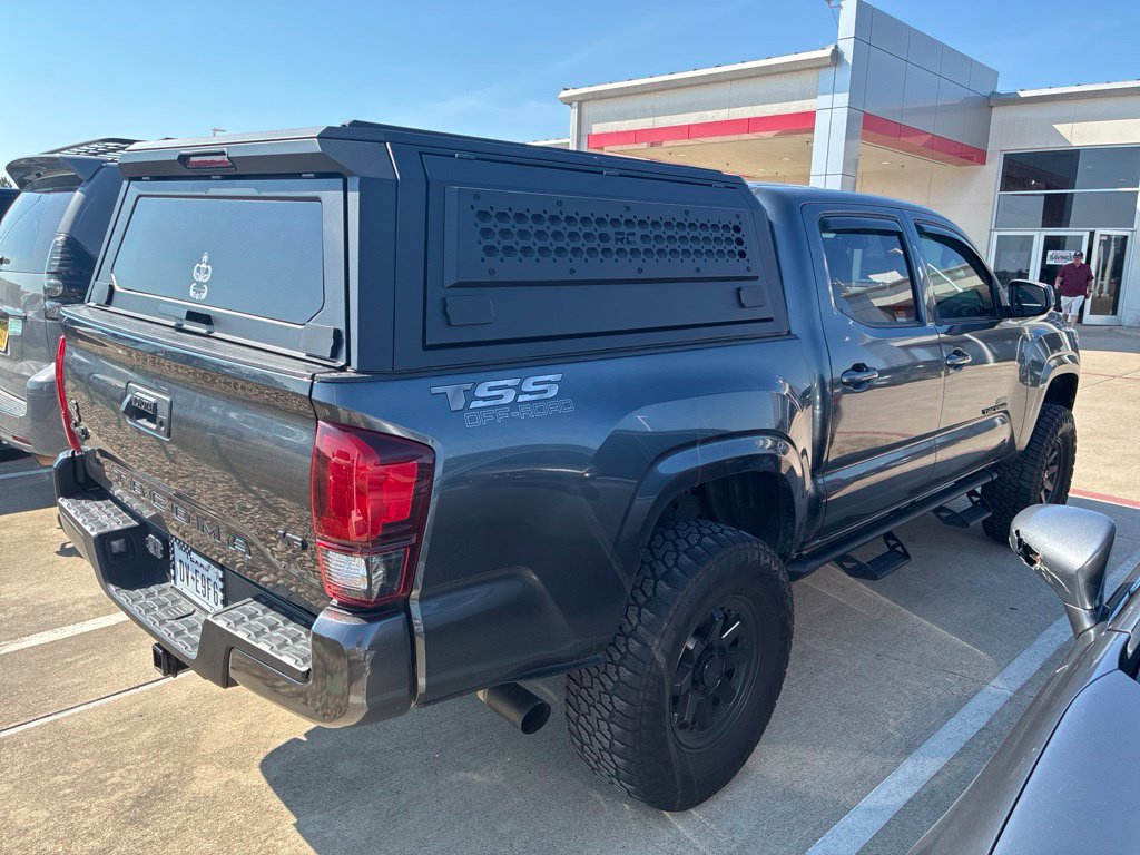 Certified 2022 Toyota Tacoma SR AWD/4WD image 2