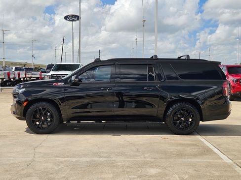 Used 2022 Chevrolet Suburban Z71 w/ Z71 Off-Road Package AWD/4WD image 15