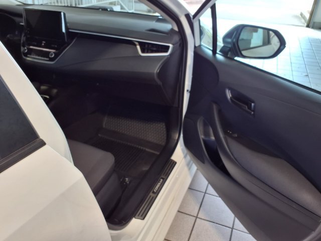 Used 2026 Toyota Corolla LE FWD image 23