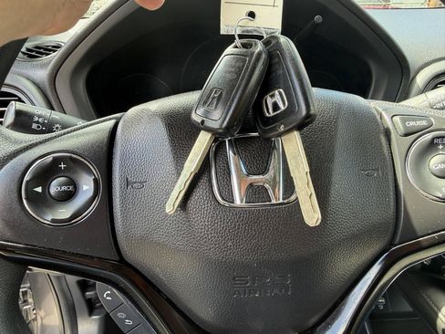 Used 2022 Honda HR-V LX image 18