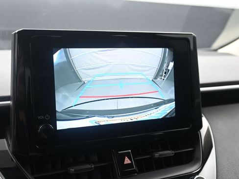 Used 2025 Toyota Corolla LE w/ Convenience Package FWD image 27