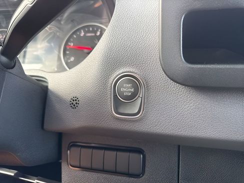 Used 2025 Mercedes-Benz Sprinter 2500 image 18