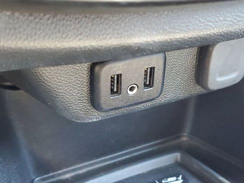 Used 2022 Chevrolet Traverse LT image 21