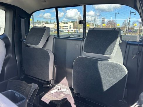 Certified 2018 Toyota Tacoma SR5 w/ SR5 Appearance Package (SM) image 11