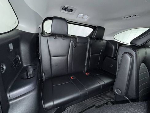 Certified 2024 Toyota Highlander XLE AWD/4WD image 12