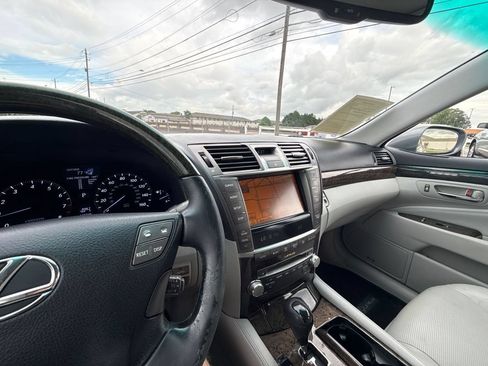 Used 2012 Lexus LS 460 w/ Comfort Pkg RWD image 29