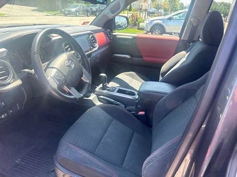 Used 2023 Toyota Tacoma SR5 AWD/4WD image 4