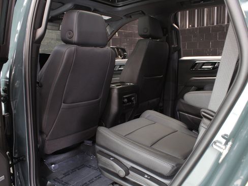Used 2025 Chevrolet Tahoe Z71 w/ Z71 Off-Road Package AWD/4WD image 43