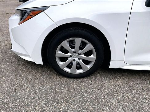 Used 2025 Toyota Corolla LE FWD image 7