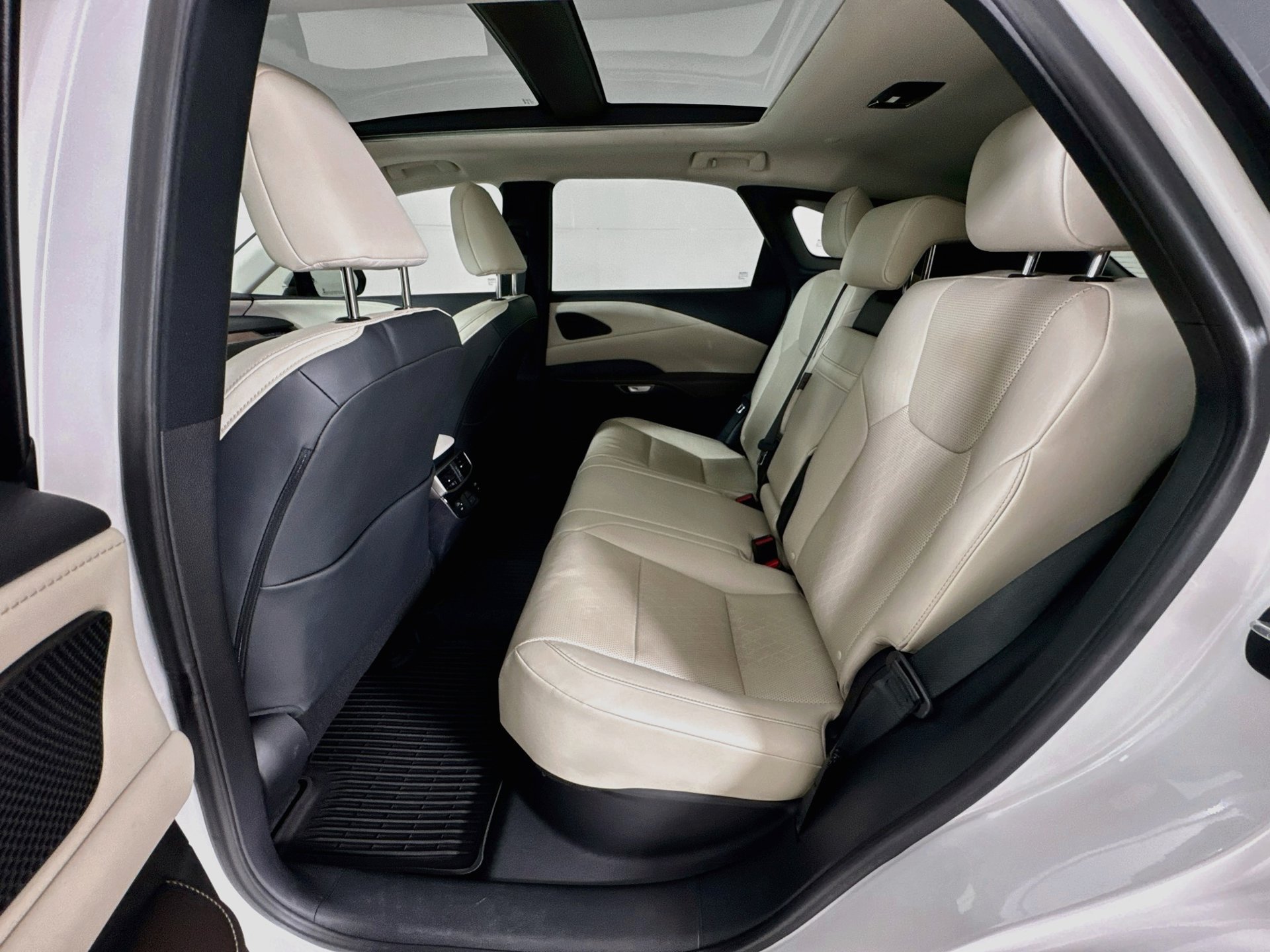 Used 2023 Lexus RX 350 Premium Plus w/ Accessory Package (K3) FWD image 26