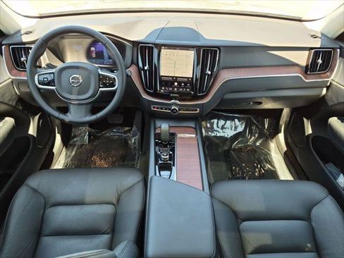 Used 2024 Volvo XC60 B5 Plus AWD/4WD image 23