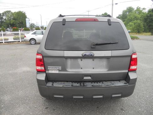 Used 2011 Ford Escape XLT w/ 203A Rapid Spec Order Code FWD image 9