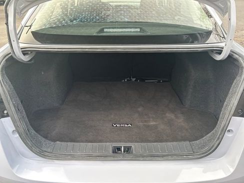 Used 2025 Nissan Versa SR image 22