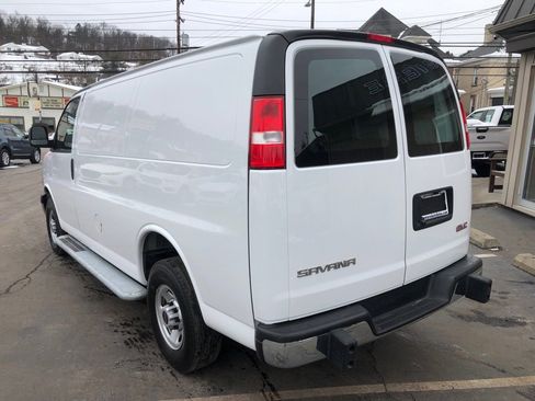 Used 2024 GMC Savana 2500 w/ Driver Convenience Package image 3