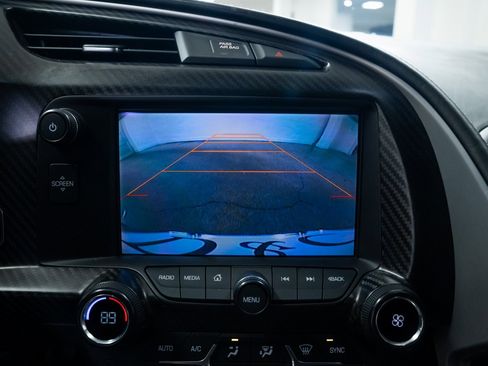 Used 2015 Chevrolet Corvette Z06 w/ 3LZ Preferred Equipment Group image 12