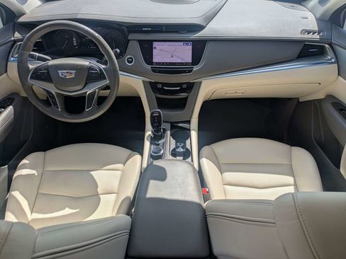 Used 2022 Cadillac XT5 Premium Luxury w/ Technology Package FWD image 16