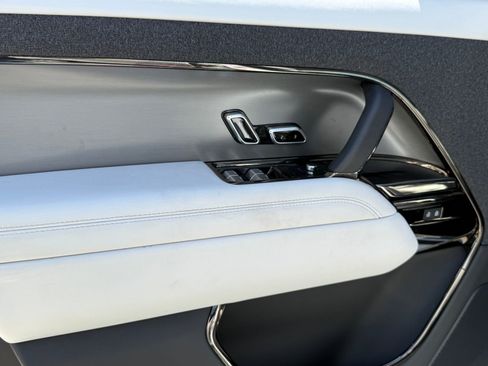 Used 2024 Land Rover Range Rover Sport SE image 21