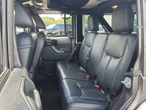 Used 2018 Jeep Wrangler Unlimited Sahara AWD/4WD image 21