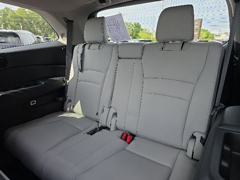 Used 2017 Honda Pilot Touring image 9