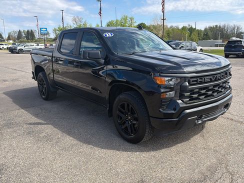 Used 2023 Chevrolet Silverado 1500 Custom w/ LPO, Dark Essentials Package AWD/4WD image 3