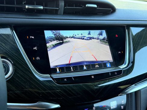 Used 2021 Cadillac XT6 Premium Luxury image 28