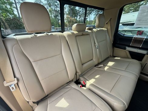 Used 2017 Ford F150 Lariat w/ Equipment Group 502A Luxury AWD/4WD image 18