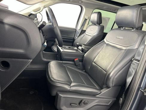 Used 2025 Ford Expedition Max Platinum w/ Driver's Package AWD/4WD image 19