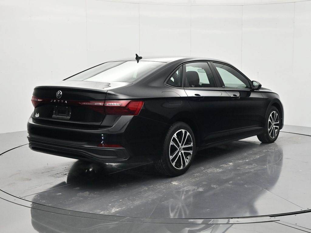 Used 2025 Volkswagen Jetta Sport FWD image 5