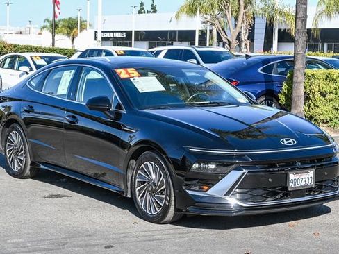 Certified 2025 Hyundai Sonata Limited image 3