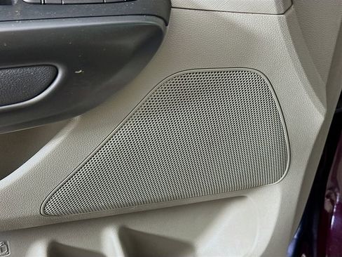 Used 2016 Kia Sedona LX w/ Option Group 020 FWD image 24