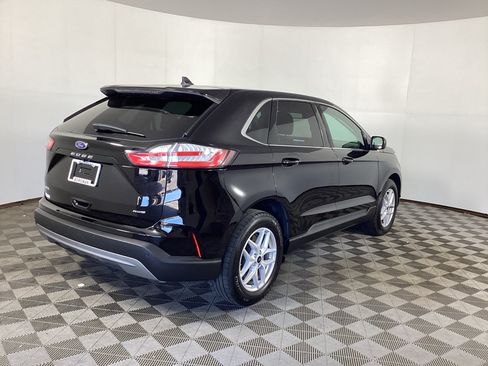 Used 2024 Ford Edge SEL w/ Convenience Package AWD/4WD image 2