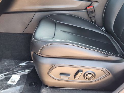 New 2026 Jeep Grand Cherokee L Limited RWD image 17