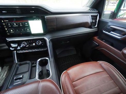 Used 2024 GMC Sierra 2500 Denali Ultimate image 16